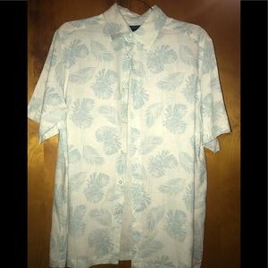 Claiborne linen button down collared shirt